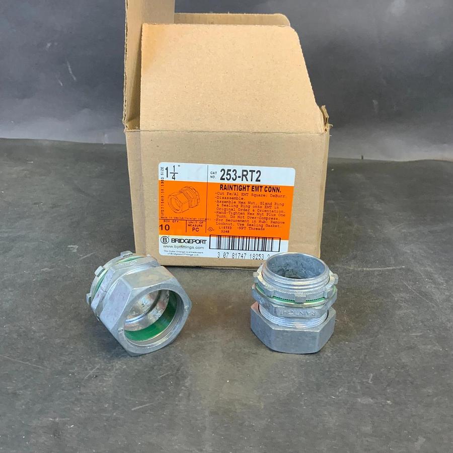 BRIDGEPORT 253-RT2 1-1/4” RAINTIGHT EMT CONNECTOR - BOX OF 10 ($25 OBO)