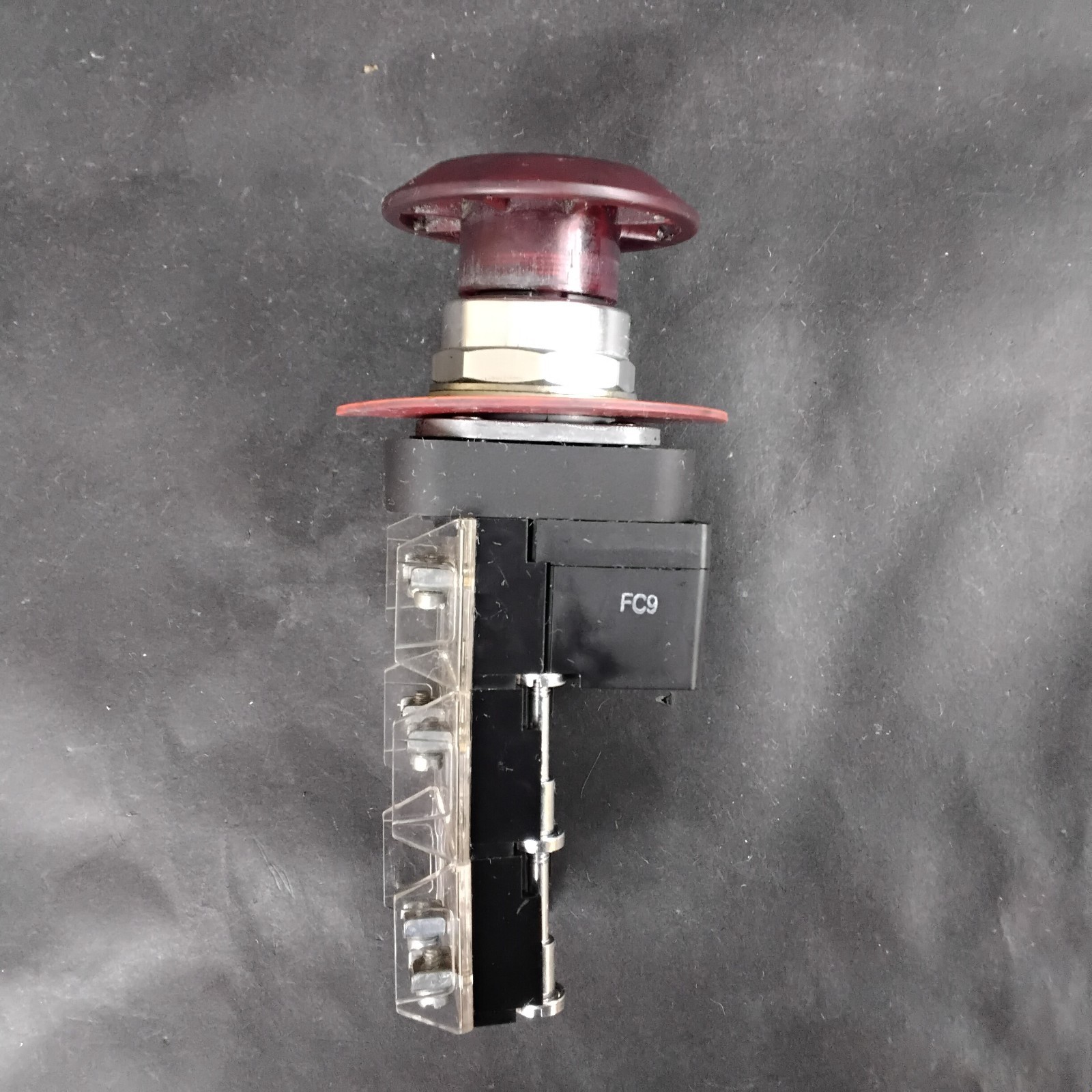 Used ALLEN BRADLEY 800T-FXJEQH2RA5 PUSHBUTTON SWITCH ($70 OBO)