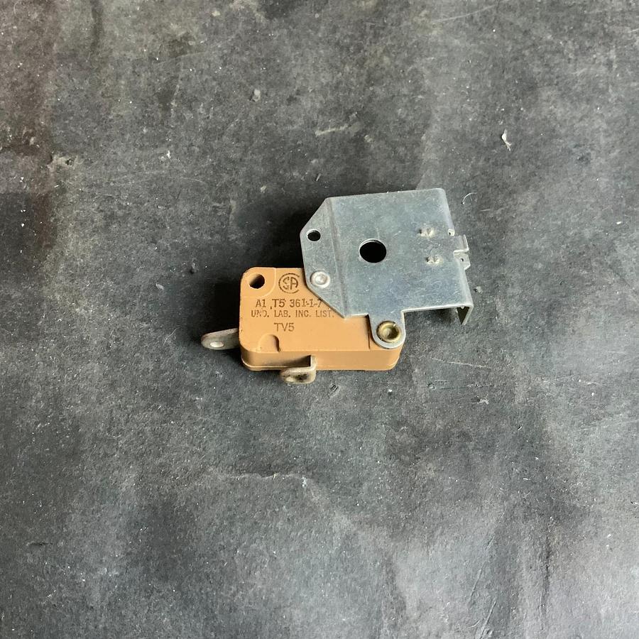 Used POTTER&BRUMFIELD A1 T5 361-1-7 TV5 MICRO SWITCH