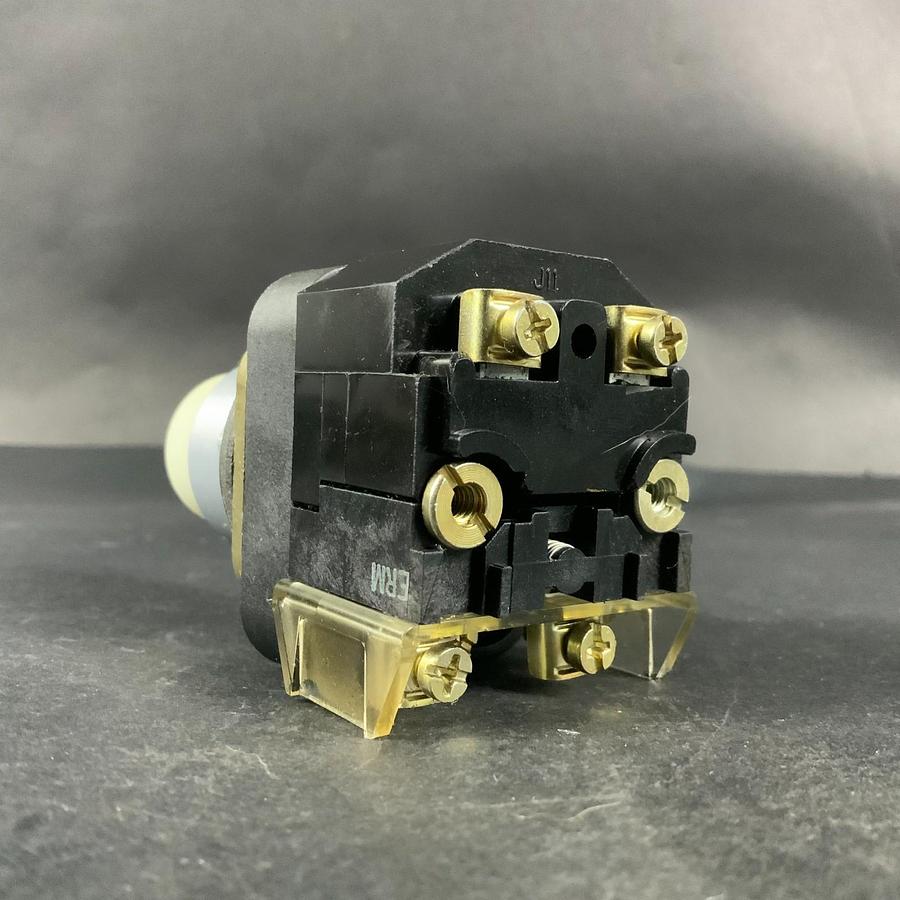 Used ALLEN BRADLEY 800T-PB16 WHITE ILLUMINATED PUSH BUTTON ($15 OBO)