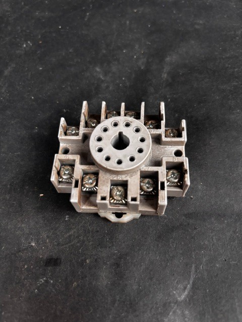 Used DAYTON 6X156F RELAY SOCKET ($7 OBO)