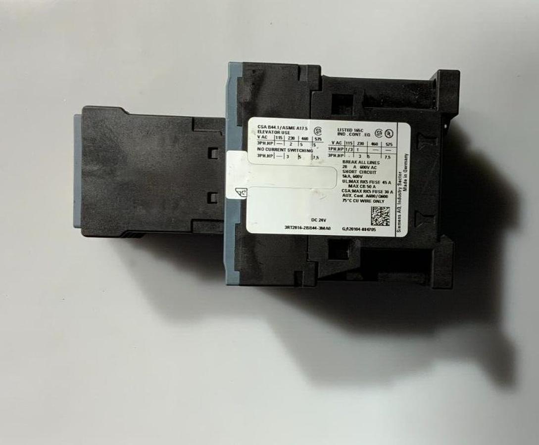 Used SIEMENS 3RT2016-2BB44-3MA0 ($18.99 OBO)