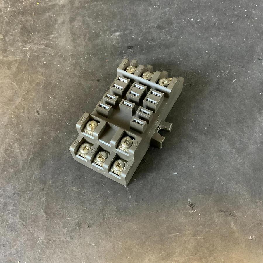 Used IDEC SR3B-02 RELAY SOCKET ($7 OBO)