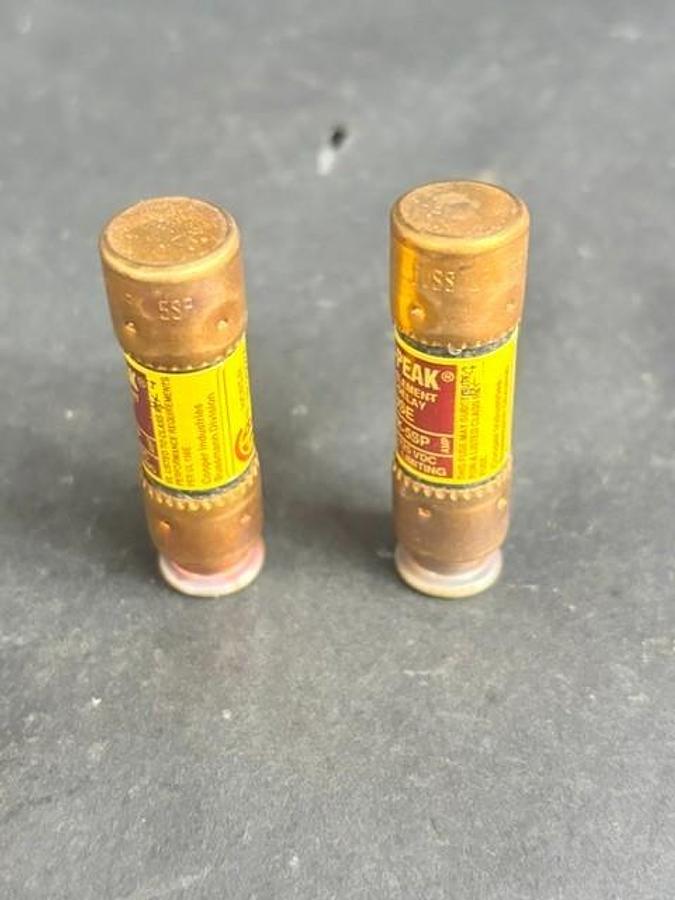 Used BUSSMANN LOW-PEAK LPN-RK-5SP FUSE - GROUP OF 2