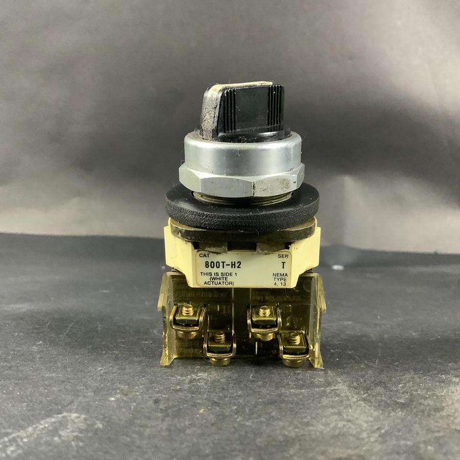 Used ALLEN BRADLEY 800T-H2 SERIES T POSITION SELECTOR SWITCH ($30 OBO)