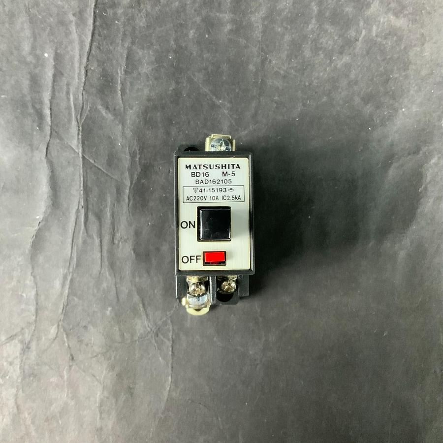 Used MATSUSHITA BD16 M-5 BAD162105 10A CIRCUIT BREAKER ($10 OBO)
