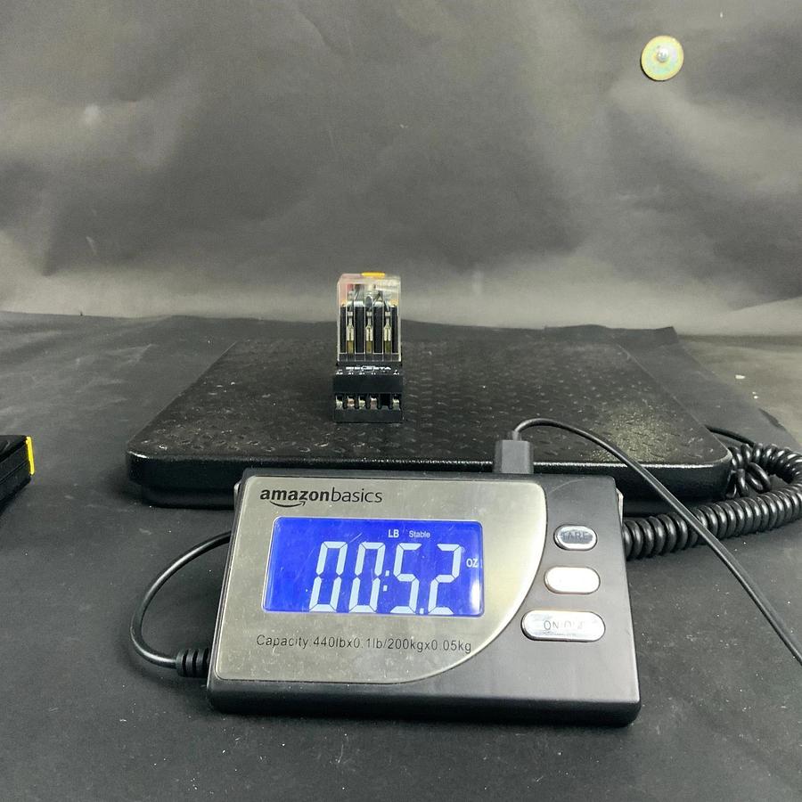 Used ELESTA SKR115A RELAY W/ ZAM000 SOCKET ($20 OBO)