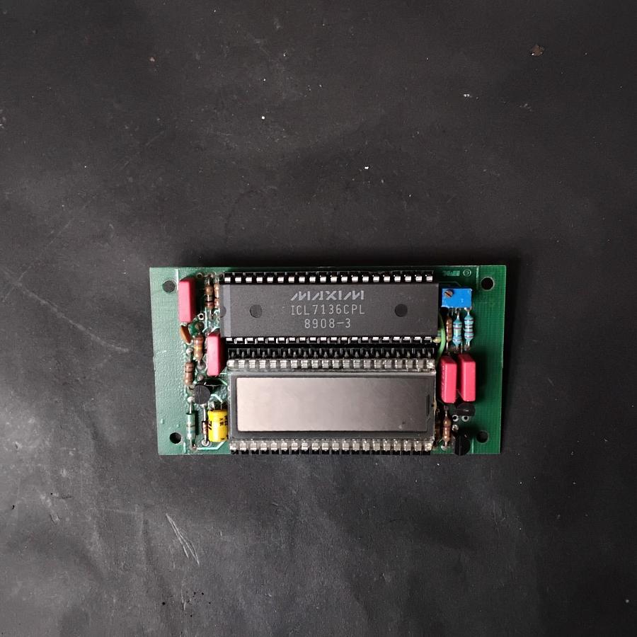 Used MAXIM ICL7136CPL CIRCUIT BOARD ($24 OBO)