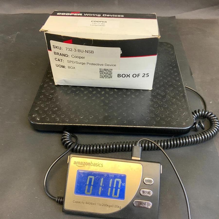COOPER 732-3-BU LAMPHOLDER - BOX OF 25 ($50 OBO)