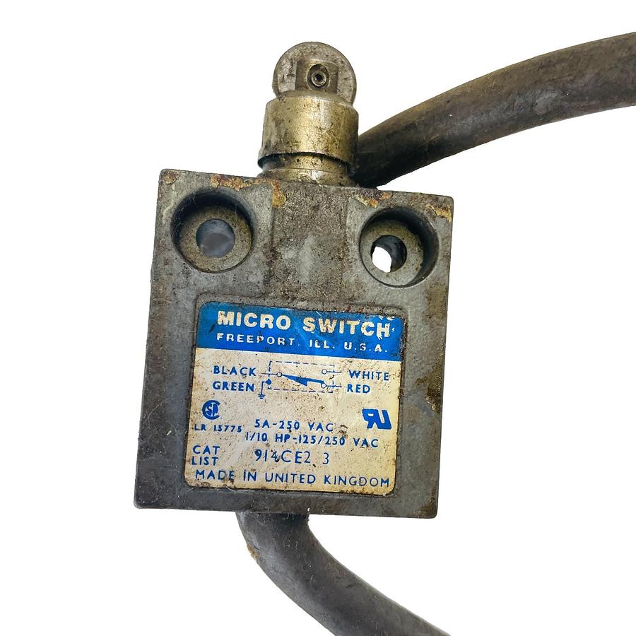 Used HONEYWELL 914CE2-3 MICRO SWITCH COMPACT LIMIT SWITCH ROLLER PLUNGER 5A 250V SPDT