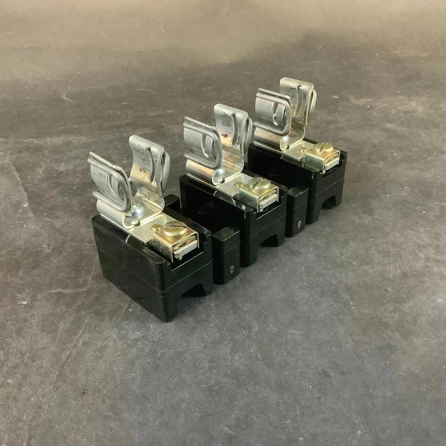 Used ALLEN BRADLEY 40023-437-02 FUSE HOLDER ($15 OBO)