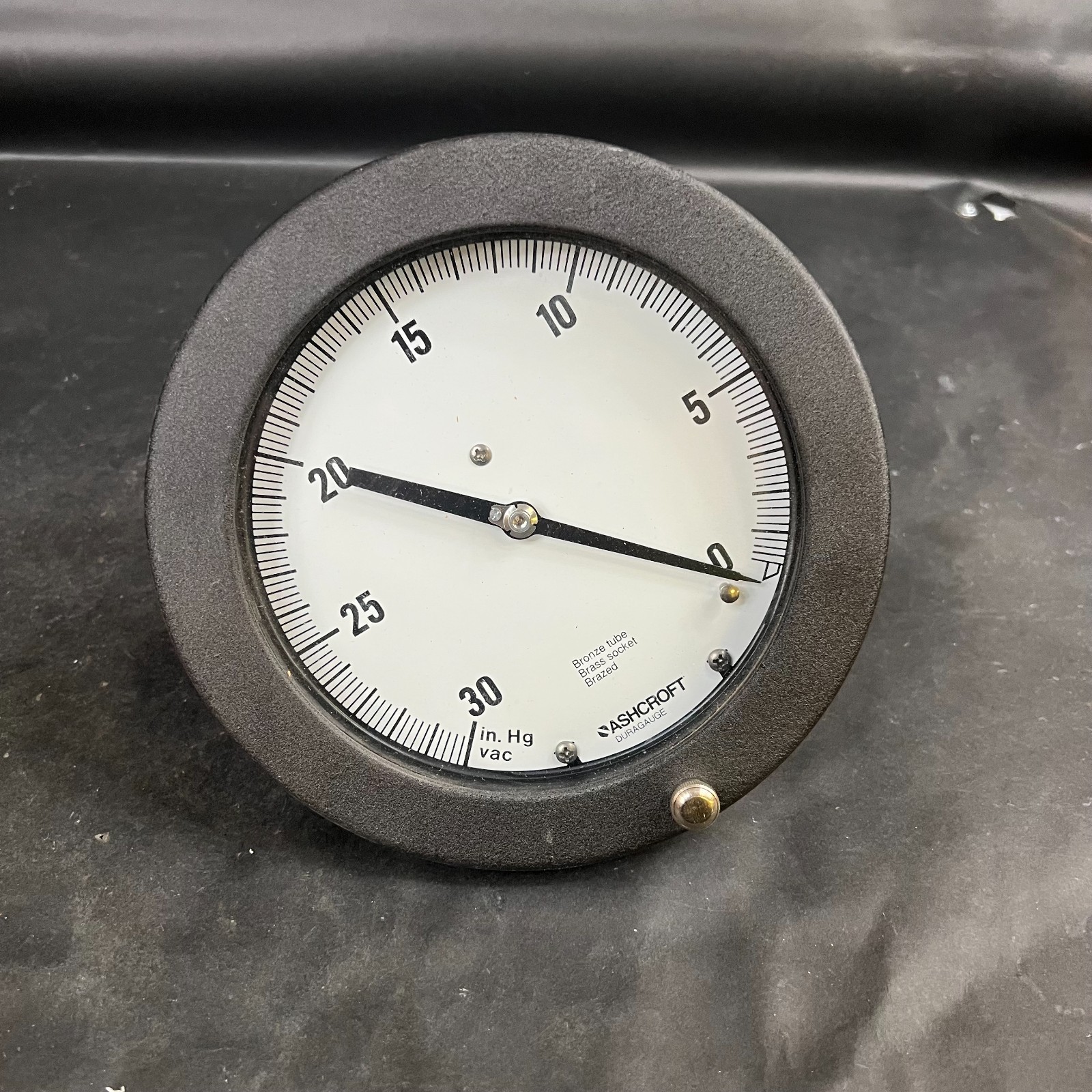 ASHCROFT 60-1377-AS-02B-30/0 PRESSURE GUAGE ($100 OBO)