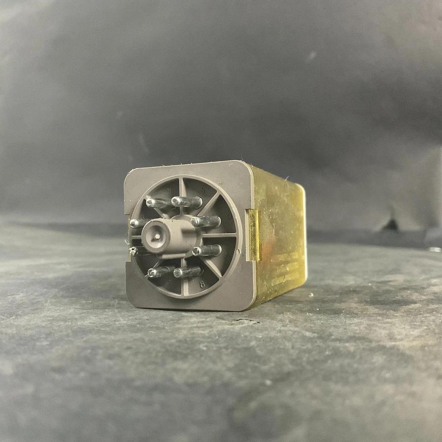 Used ALLEN BRADLEY 700-HA32Z24 SERIES B RELAY ($10 OBO)