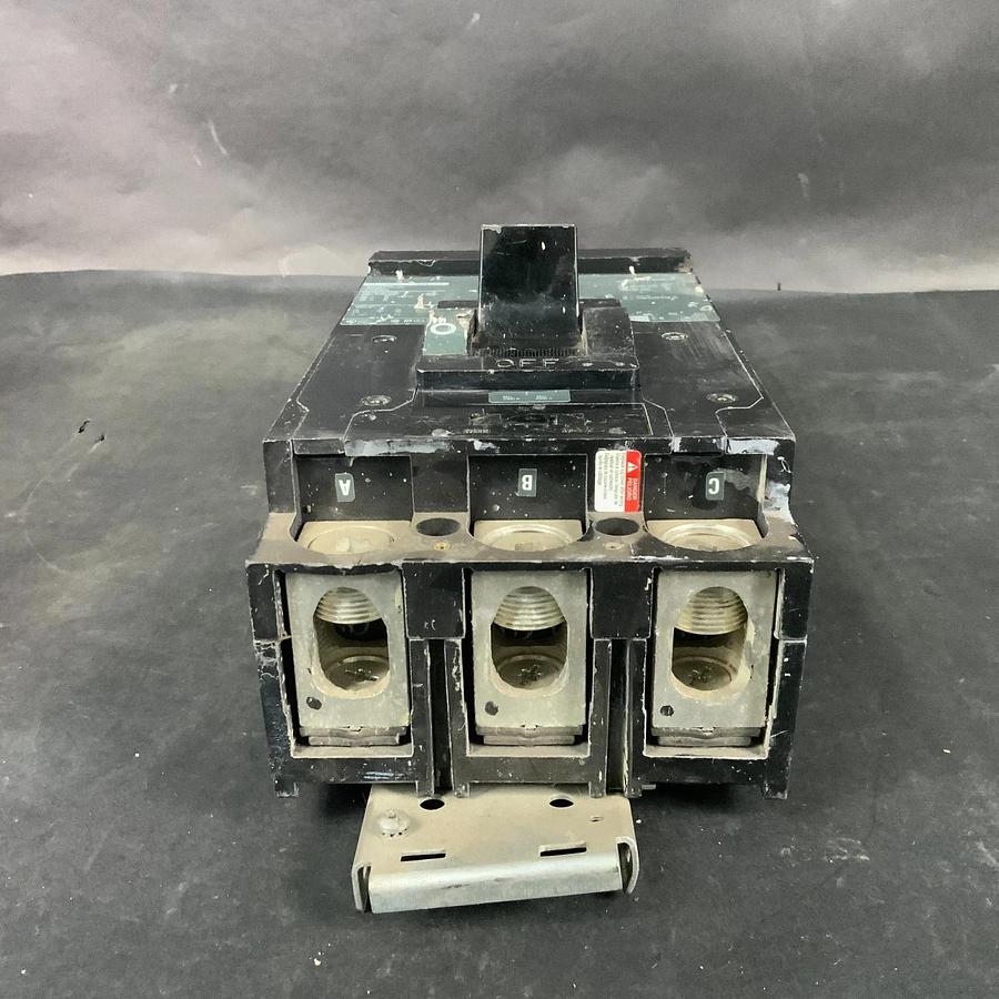 Used SQUARE D LH36400 CIRCUIT BREAKER ($450 OBO)