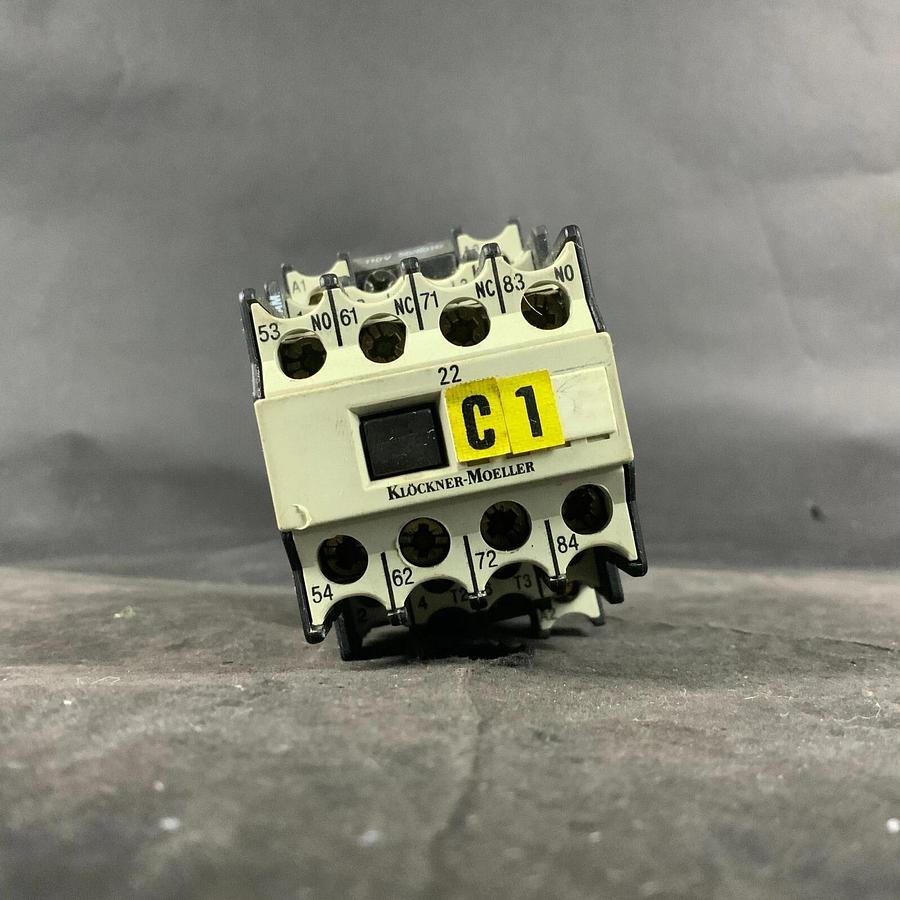 Used KLOCKNER MOELLER DIL00AM-10 W/ 4 DIL CONTACTOR ($45 OBO)