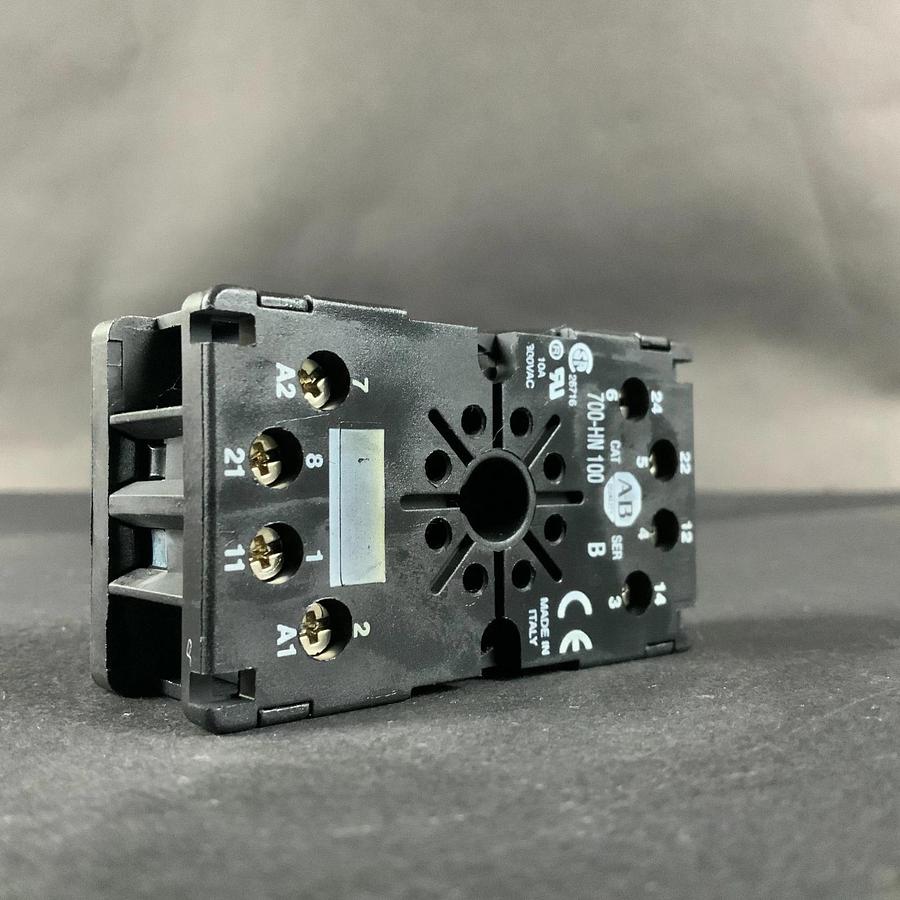 Used ALLEN BRADLEY 700-HN100 RELAY SOCKET ($7 OBO)