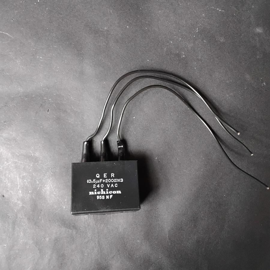 Used NICHICON QER CAPACITOR 240 VAC ($8 OBO)
