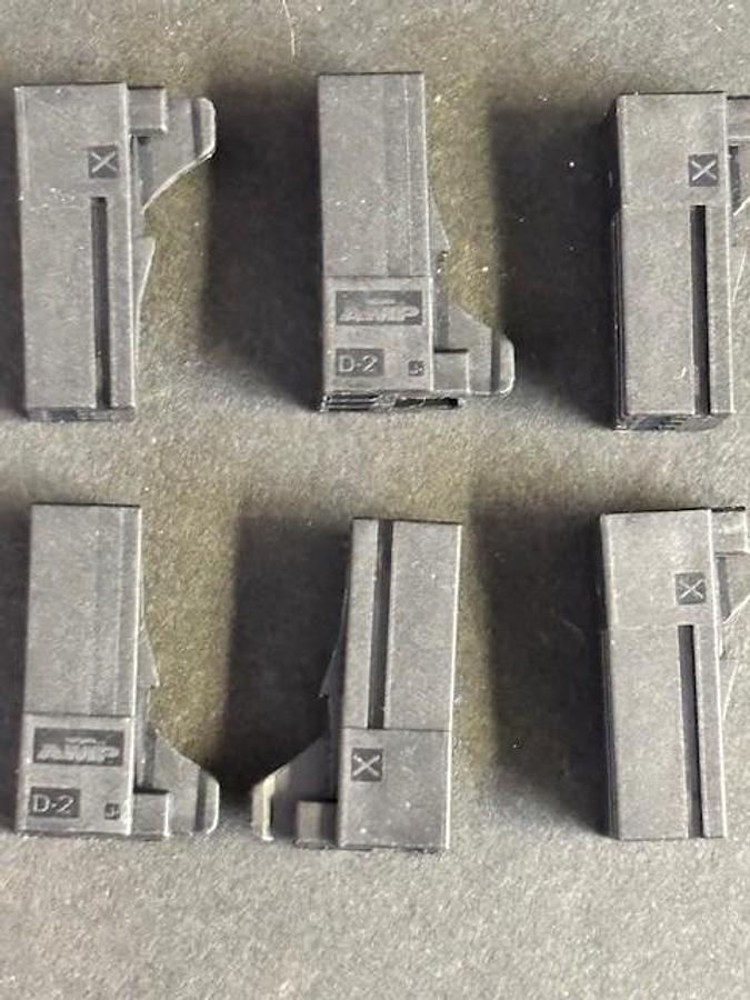 Used TE CONNECTIVITY D-2 1-1318120-3 CONNECTOR X 5PCS