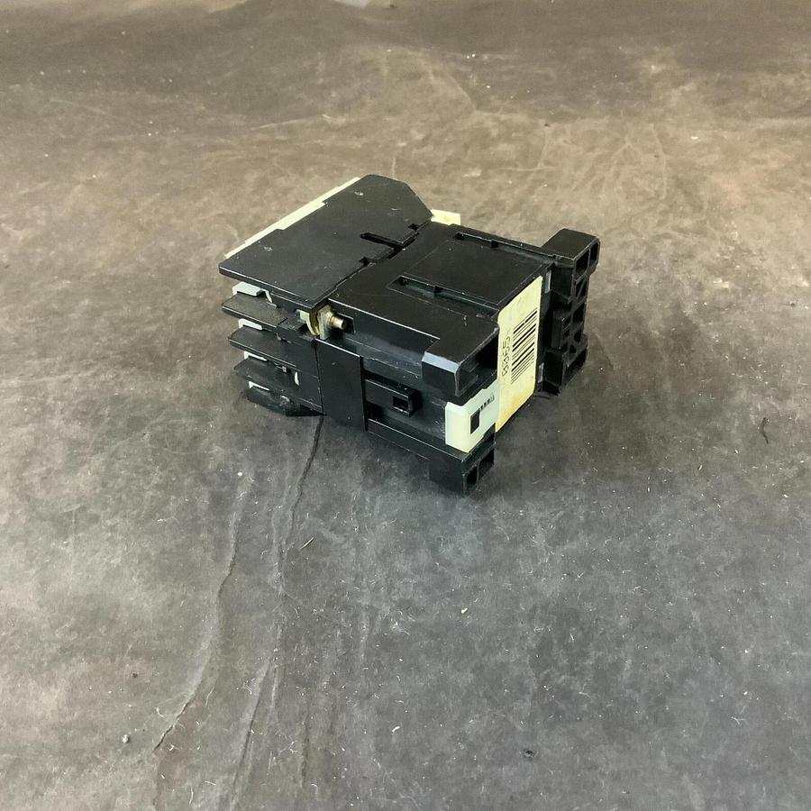 Used ALLEN BRADLEY 100-A12ND3 B CONTACTOR ($15 OBO)