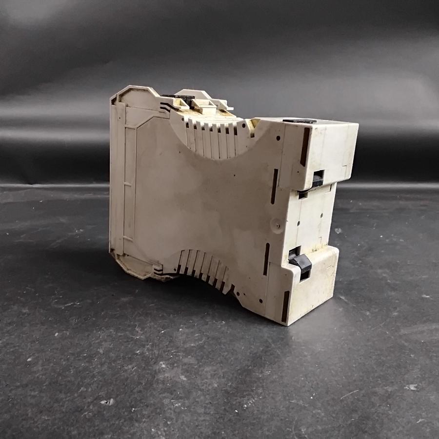Used ALLEN BRADLEY 1783-US08T UNMANAGED SWITCH ($50 OBO)
