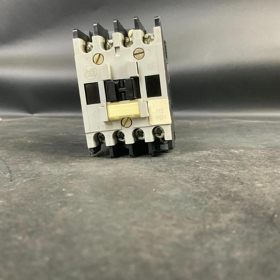 Used ALLEN BRADLEY 100-A CONTACTOR A09 ($5 OBO)