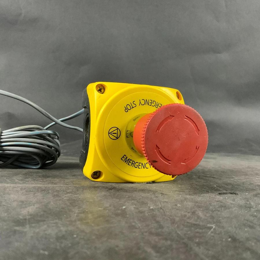 Used BANNER ESL-30/60-120656 EMERGENCY STOP BUTTON ($100 OBO)