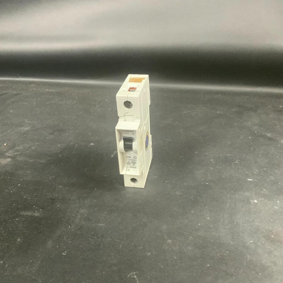 Used SIEMENS 5SX21 C16 CIRCUIT BREAKER