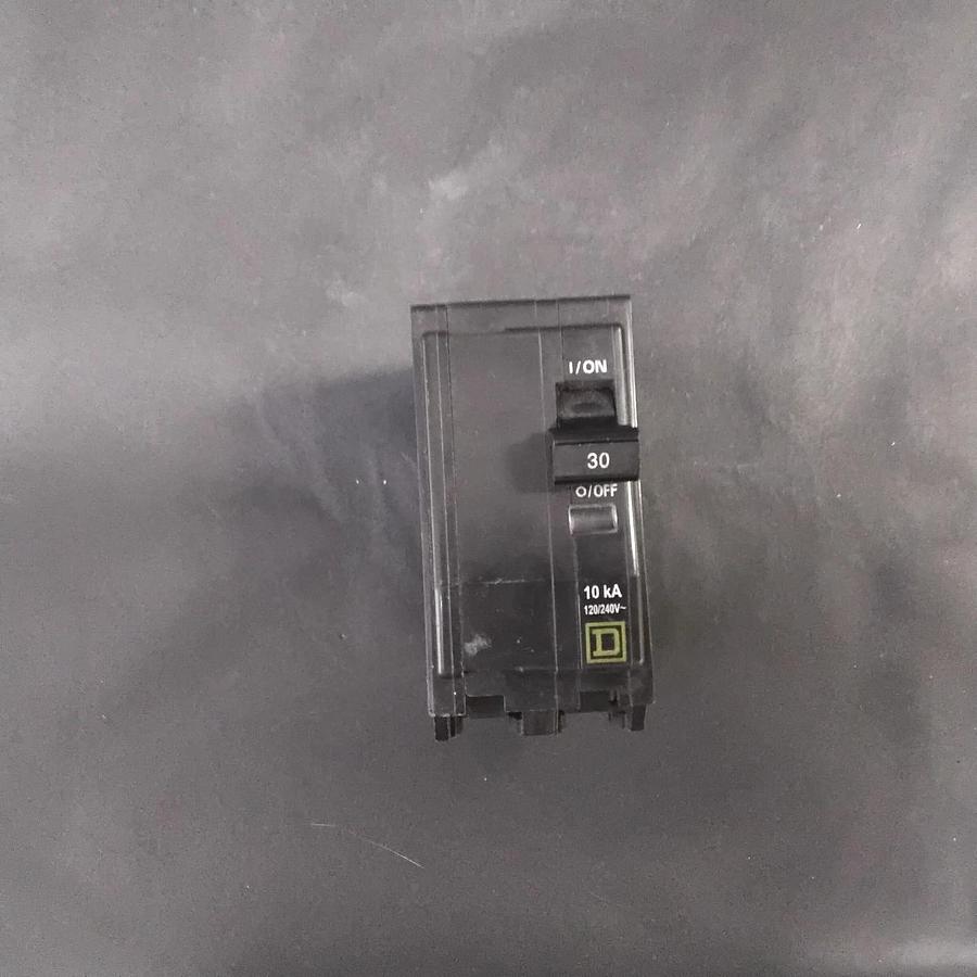 Used SQUARE D QO130 CIRCUIT BREAKER ($10.99 OBO)