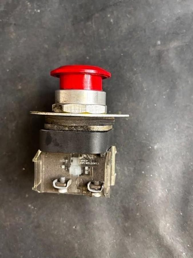 Used ALLEN BRADLEY 800T-FXA1 EMERGENCY STOP SWITCH ($16 OBO)