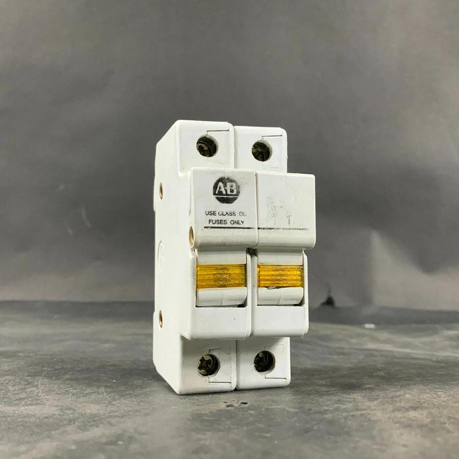 Used ALLEN BRADLEY 1492-FB2C30-L SERIES A FUSE HOLDER ($10 OBO)