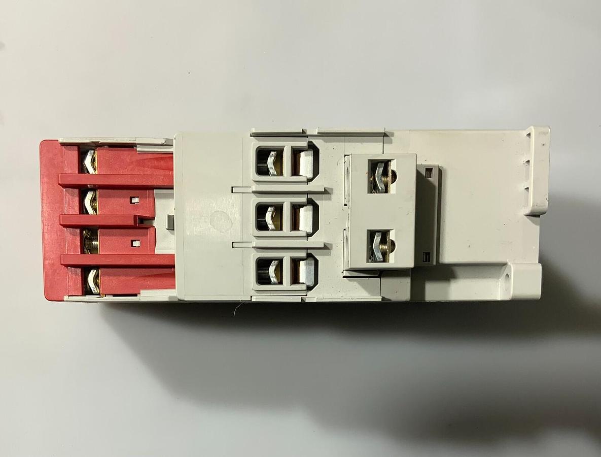 Used ALLEN BRADLEY 100-C30E00
