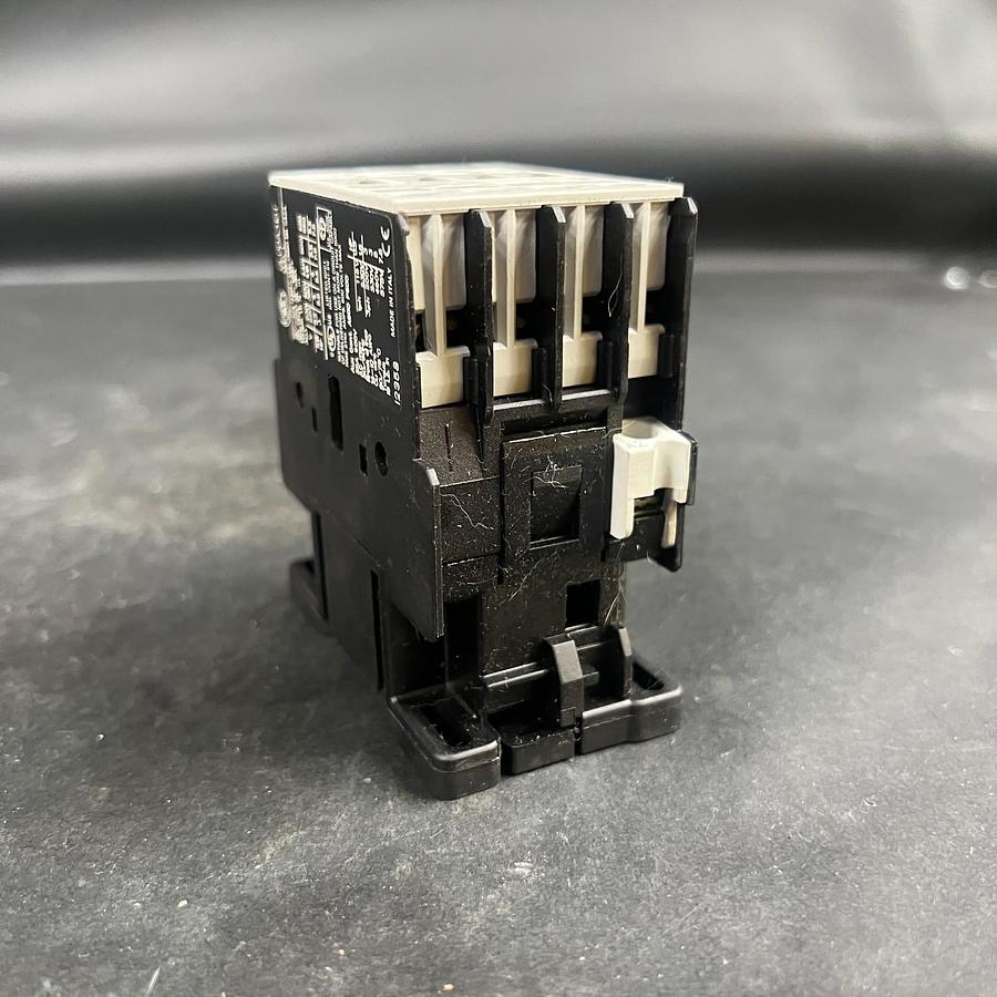 Used GENERAL ELECTRIC CL00A310T CONTACTOR ($35 OBO)