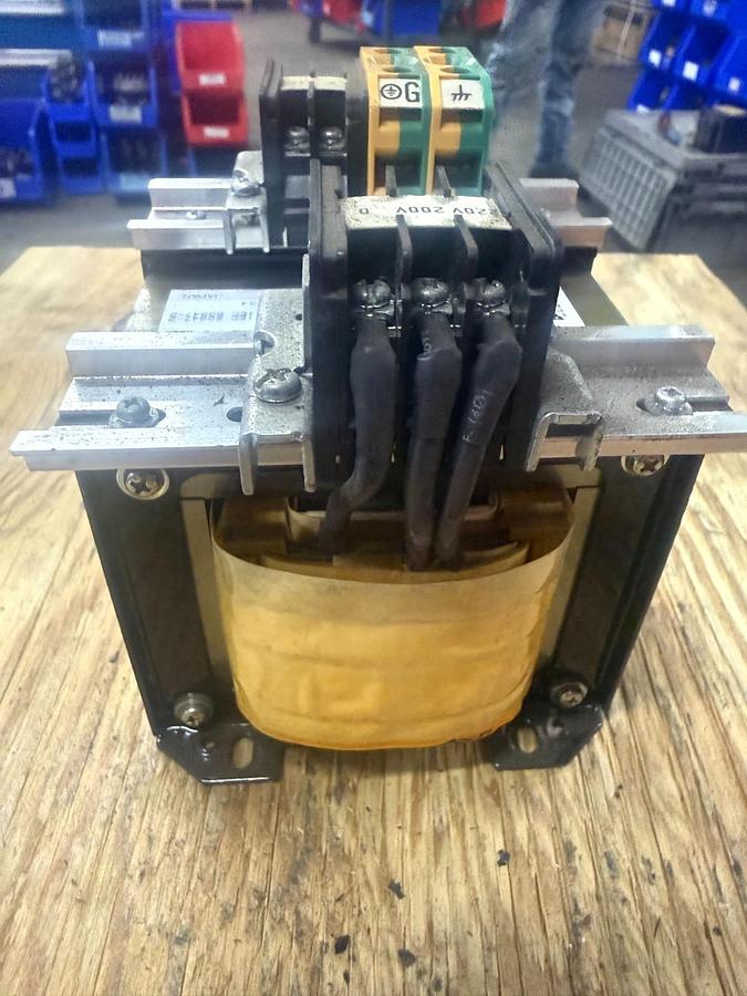 Used TOYOZUMI UEE035-033016-03S TRANSFORMER