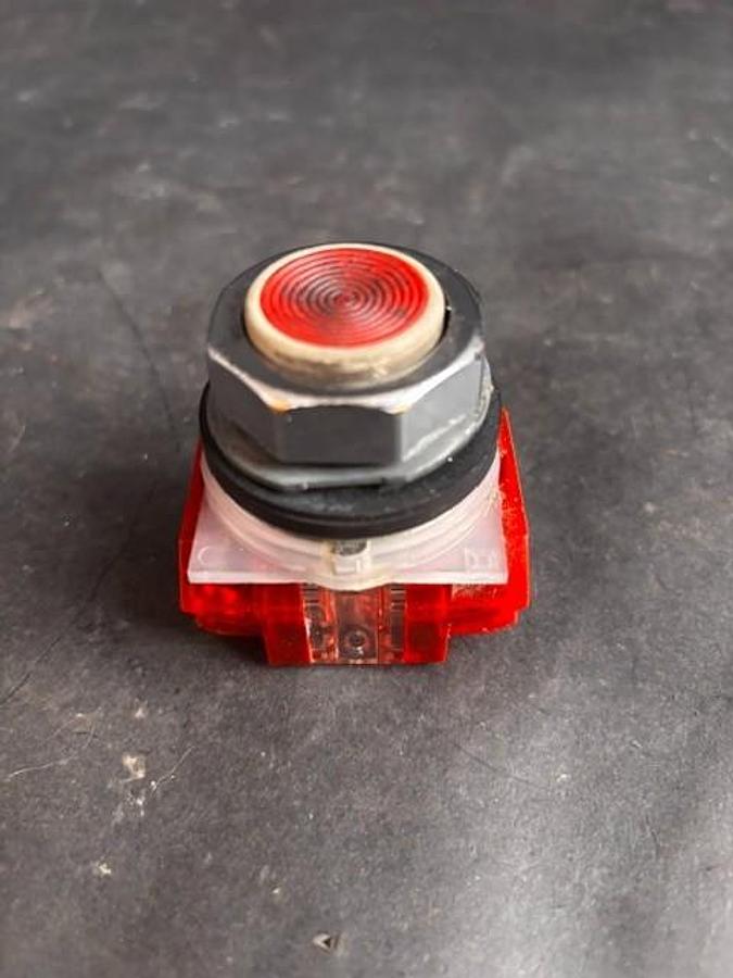 Used SQUARE D 9001KA-3 SERIES J PUSHBUTTON SWITCH ($11 OBO)