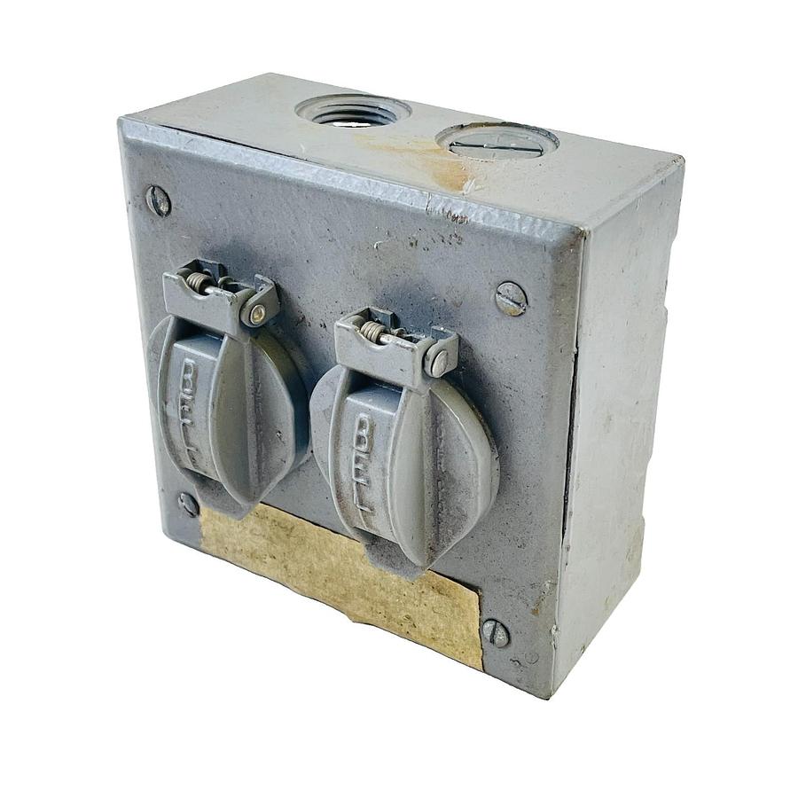 Used BELL 5337-0 2 GANG WEATHERPROOF OUTLET BOX DUAL SPRING DOOR COVER 1/2 IN