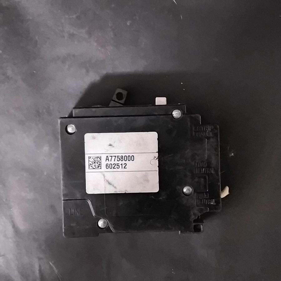 Used SIEMENS QF120AN CIRCUIT BREAKER ($18.60 OBO)