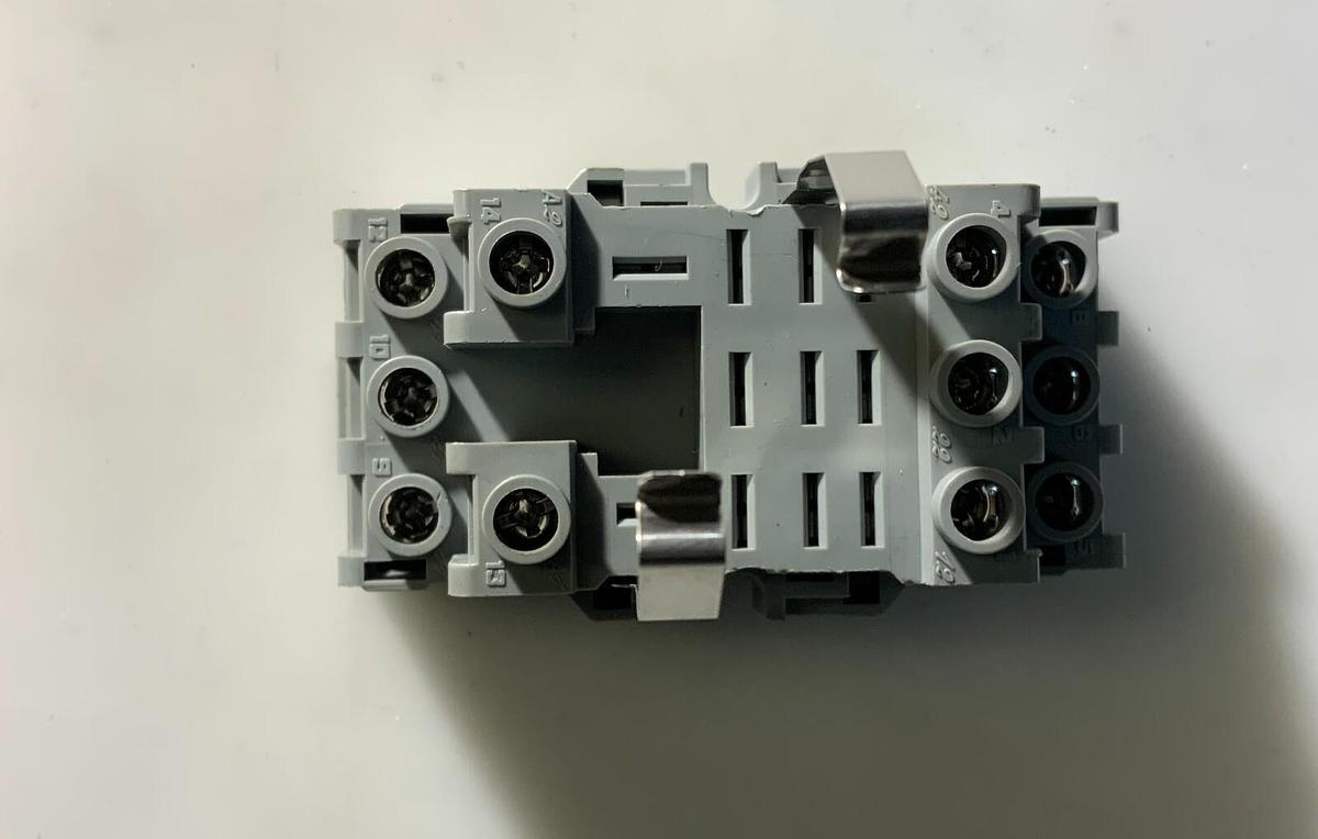 IDEC SH3B-05C ($6.99/EACH OBO)