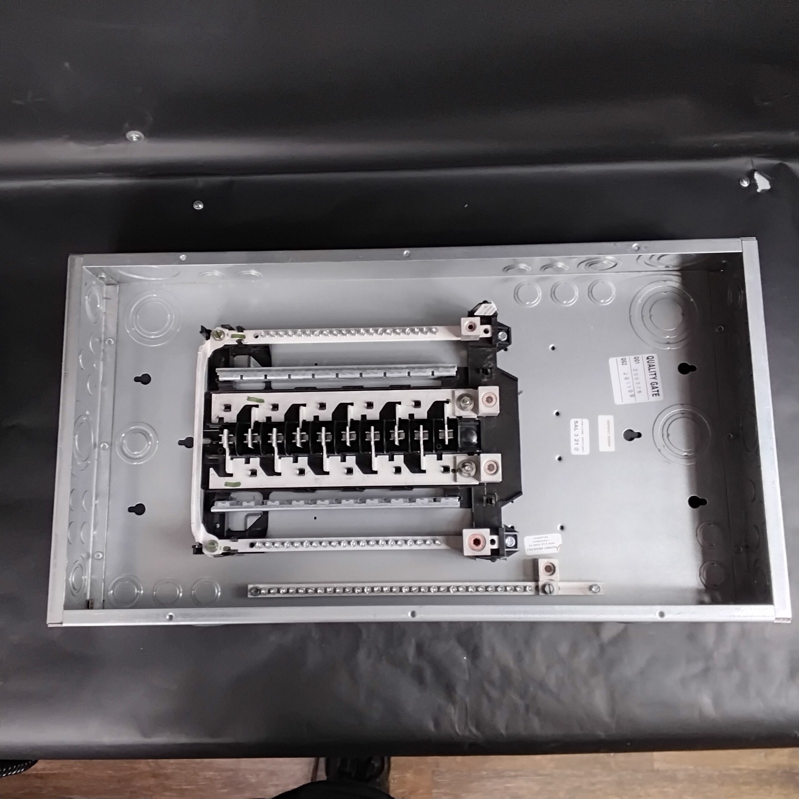 Used GENERAL ELECTRIC TLM2020CCUGK MOD 7 INDOOR ENCLOSURE ($65 OBO)