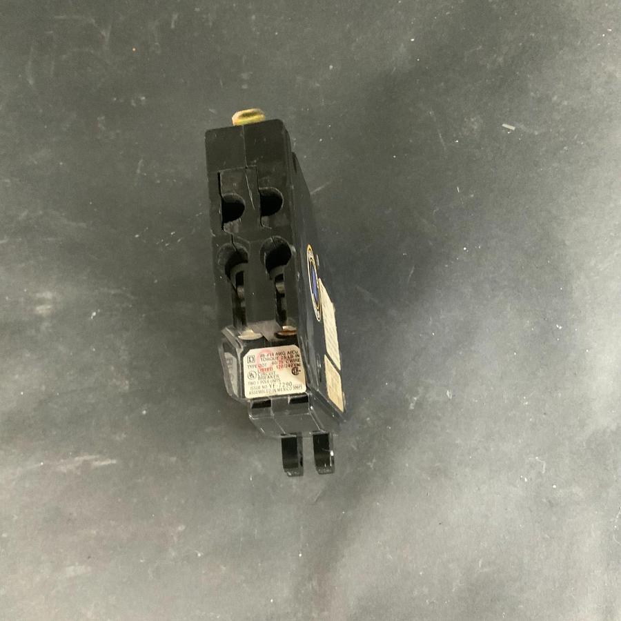 Used SQUARE D QOT2020 CIRCUIT BREAKER ($15 OBO)