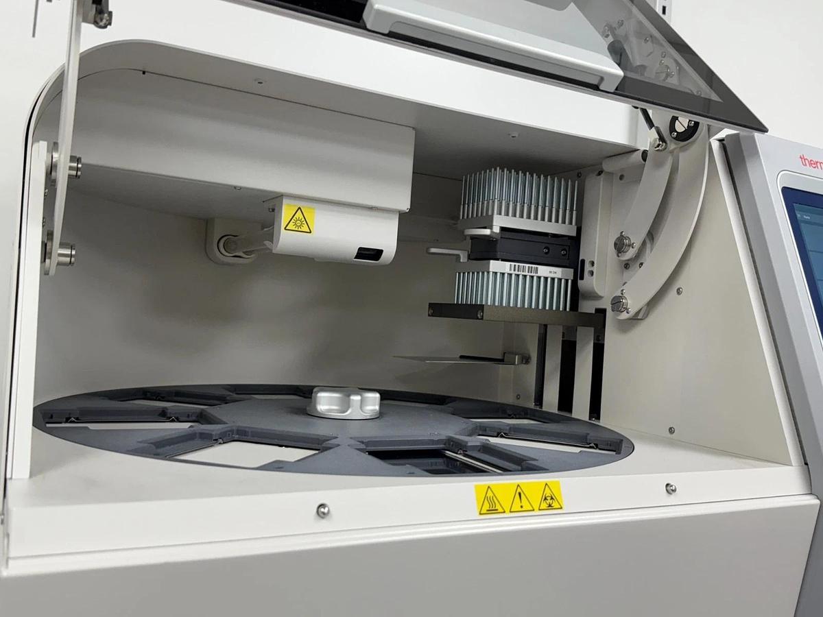 Used Thermo Scientific KingFisher Apex sample extraction purification system 96DW 96C