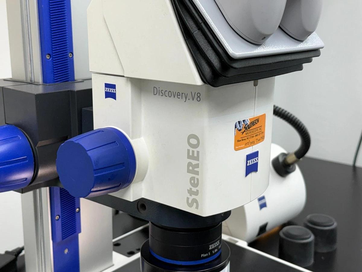 Used Zeiss SteREO Discovery.V8 Stereo Zoom Microscope | Plan S 1.0x Schott CL 1500