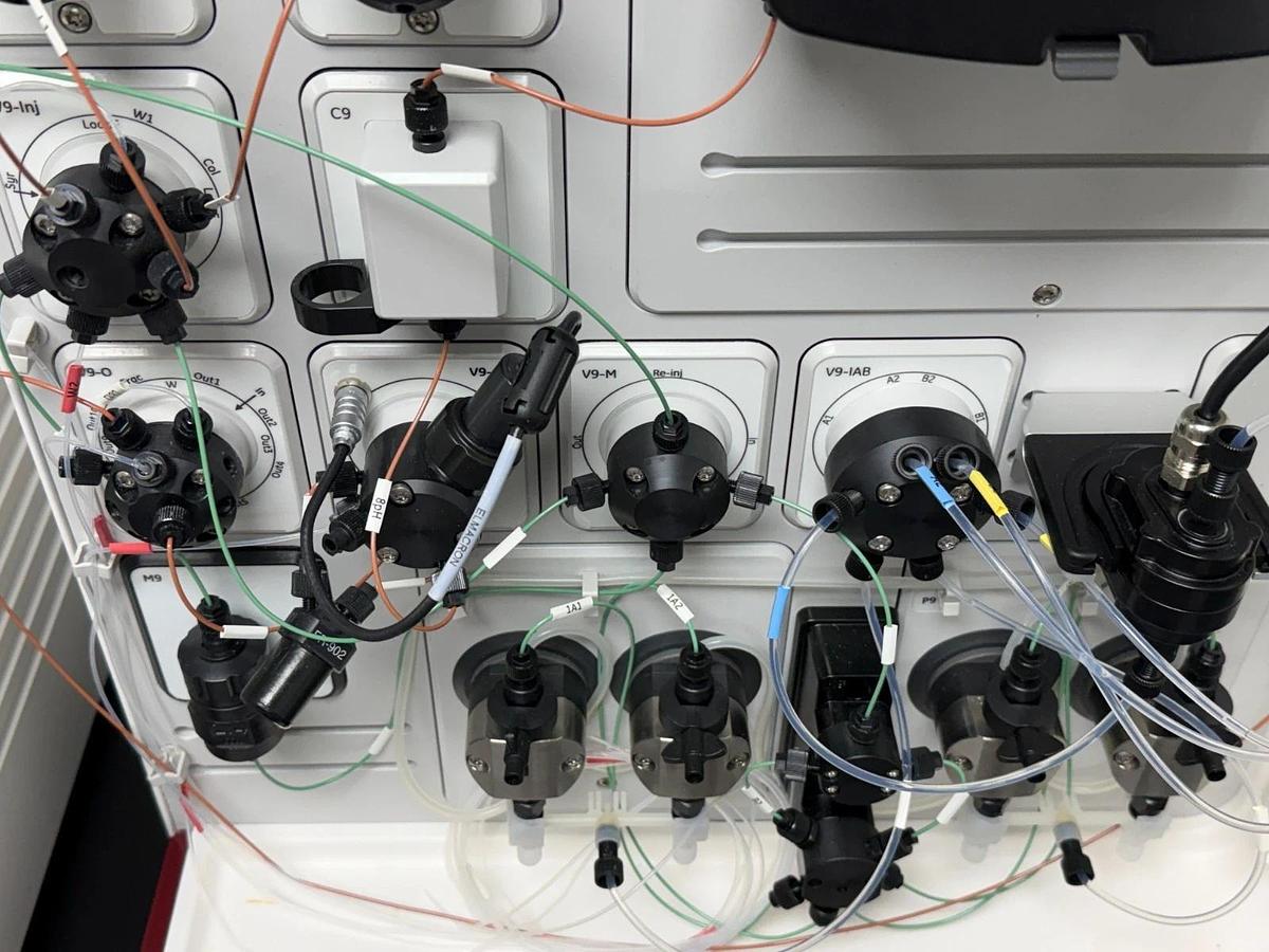 Used GE Cytiva AKTApure 25M FPLC Chromatography System + Frac/PC 2017
