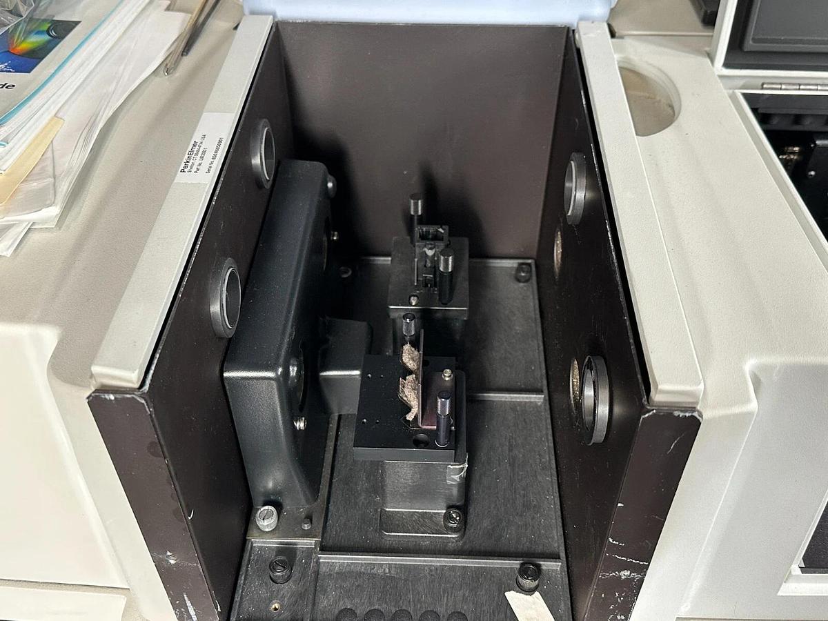 Used Perkin Elmer Lambda 650 UV/Vis Spectrophotometer system with STD/RSA modules