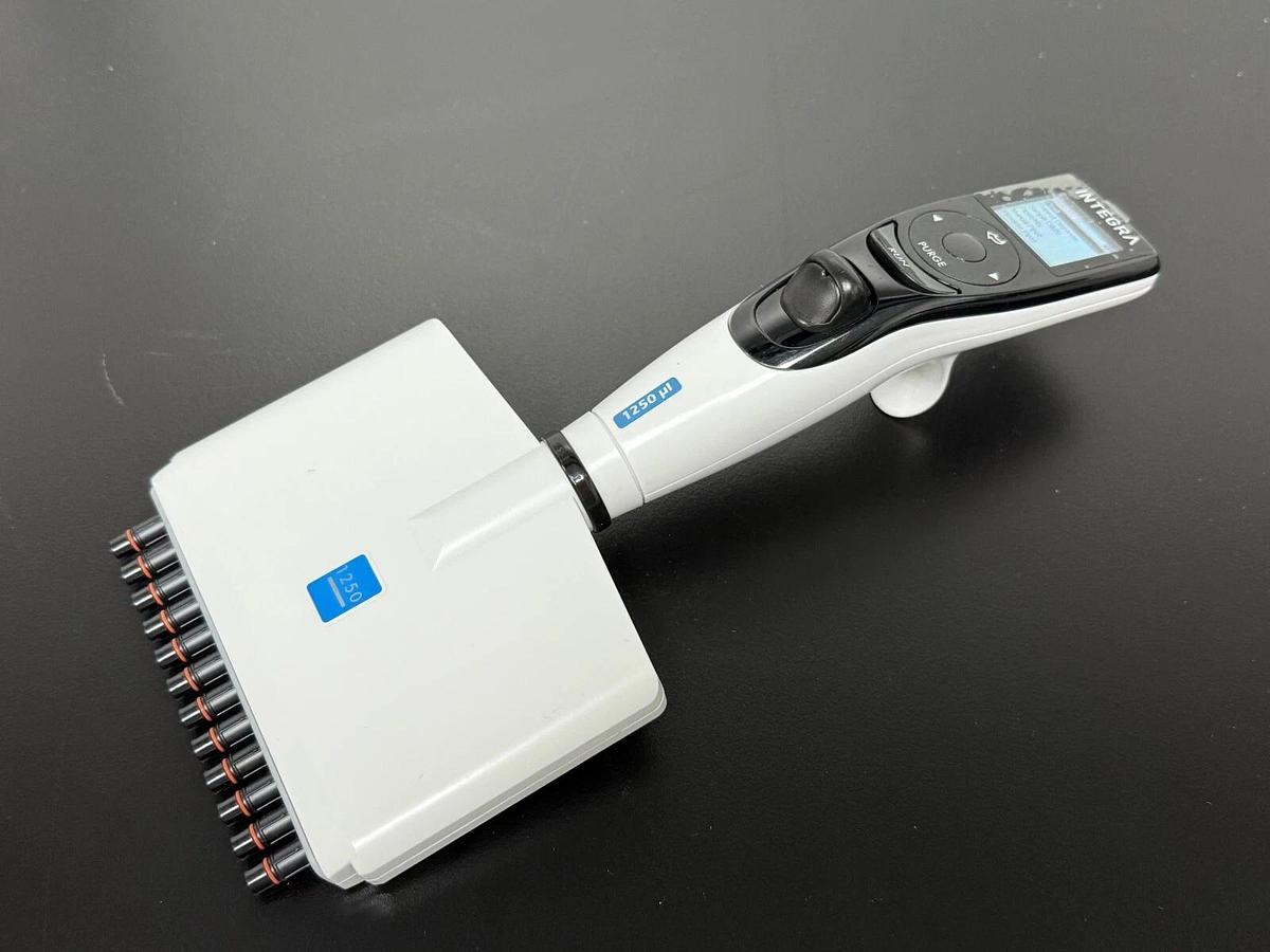 Used Integra ViaFlo 50-1250ul 12-channel electronic pipette 4634
