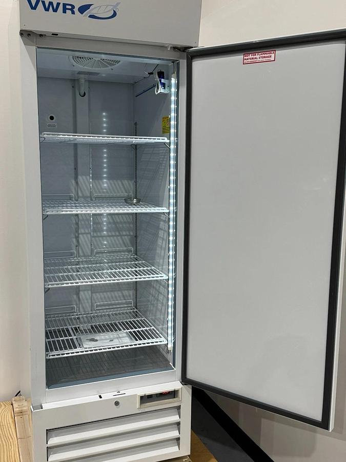 Used VWR HC-SLS-23 Laboratory Refrigerator 23 Cu Ft | Upright Solid Door 1°C to 10°C
