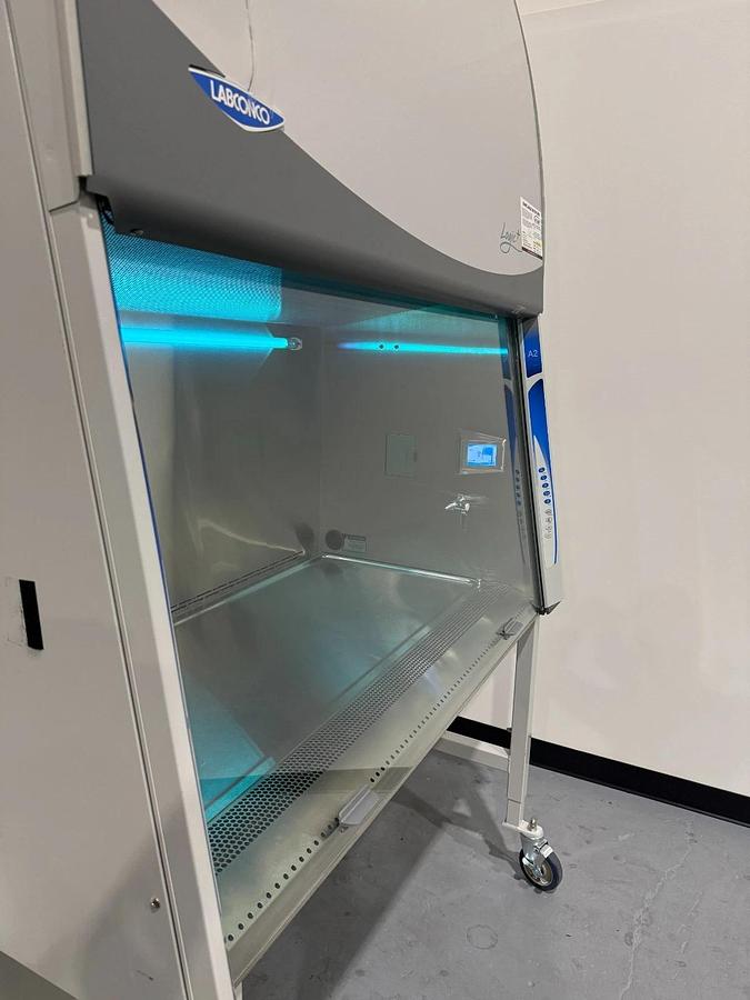 Used Labconco 4′ Purifier Logic+ Class II A2 Biosafety Cabinet Hood w/Stand 2023