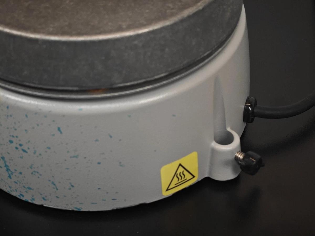Used VWR Dyla Dual HotPlate Stirrer 7" 100-1200rpm, Heats up to 400C (752F)