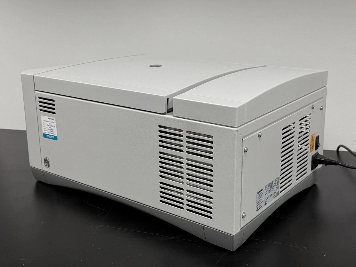 Used Eppendorf 5702R Refrigerated Benchtop Centrifuge |  with A-4-38 rotor kit