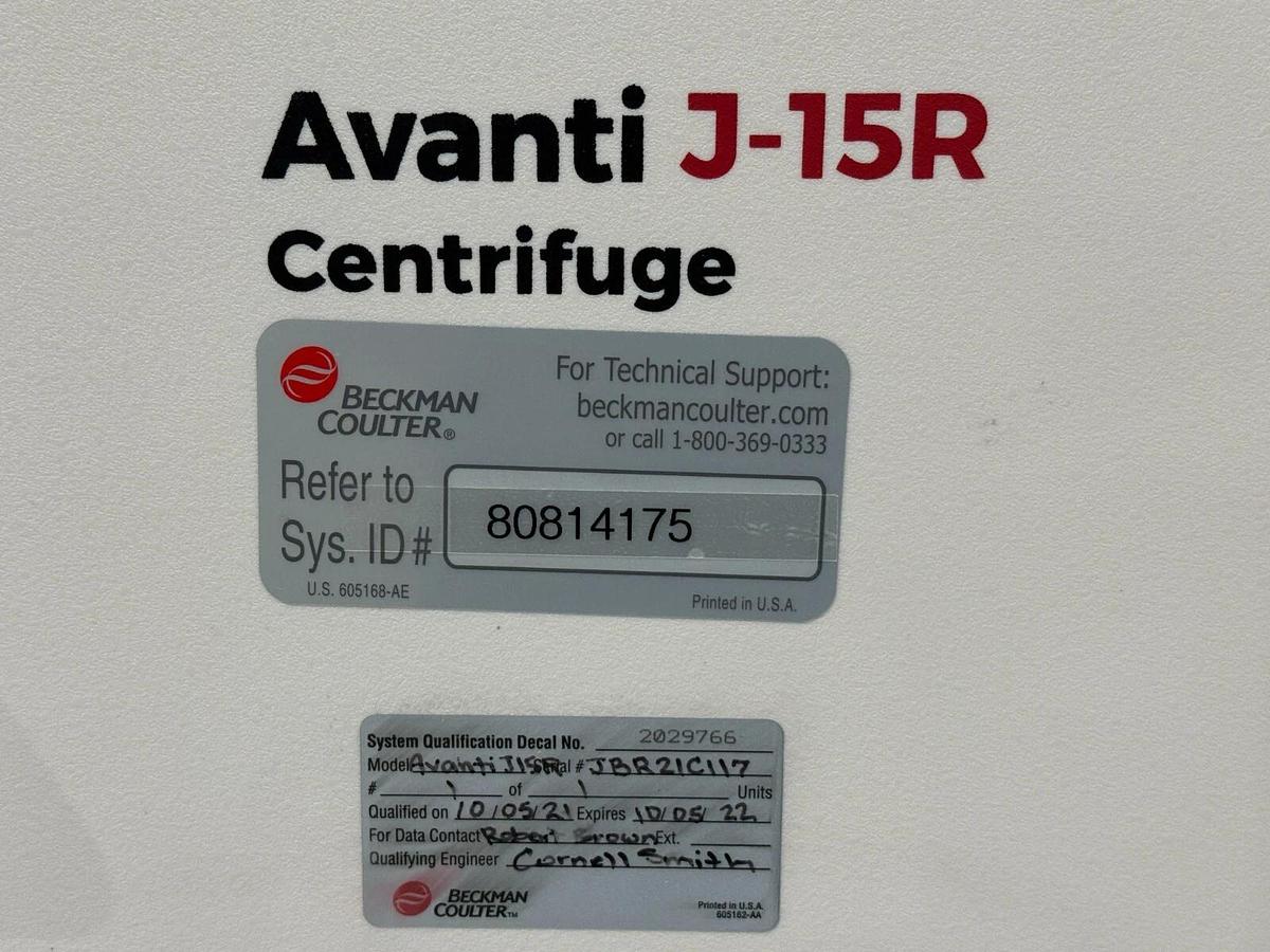 Used Beckman Coulter Avanti J-15R IVD refrigerated Centrifuge B99517 with rotor