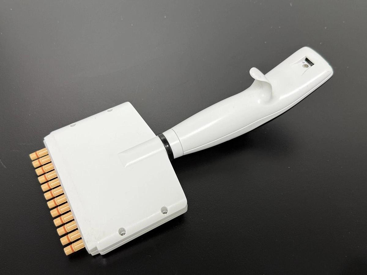 Used Integra ViaFlo 50-1250ul 12-channel electronic pipette 4634